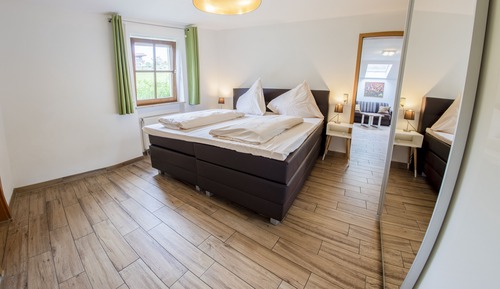 Grand Condo, Multiple Beds (large)