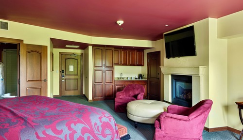 Executive Suite, 1 King Bed, Garden View (Garden View Exec Suite King)