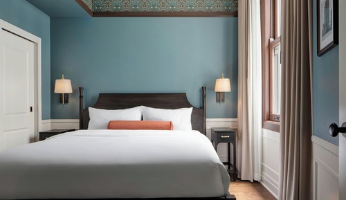 Suite, 1 King Bed