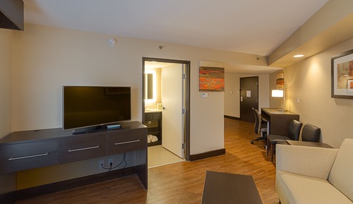 Suite, 1 King Bed, Accessible, Non Smoking