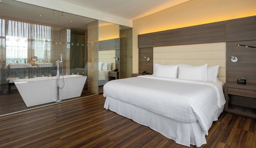Junior Suite, 1 King Bed (Club Level)