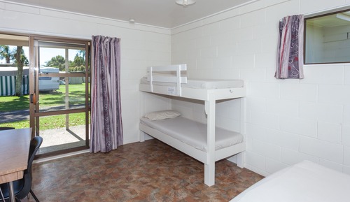 Cabin (Kitchen) (No bedding linen) 