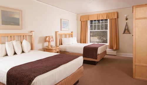 Deluxe Geyser Basin View Hotel Room 2 Queen / East Wing