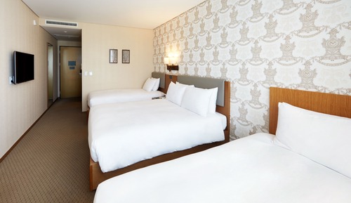Deluxe Family Room