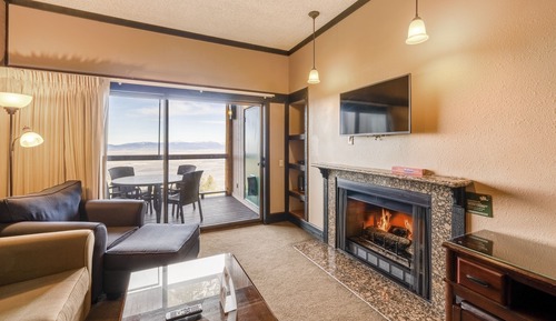 Basic Condo, 2 Bedrooms, Non Smoking, Mountain View