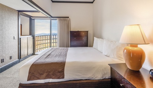 Deluxe Condo, 2 Bedrooms, Fireplace, Mountainside