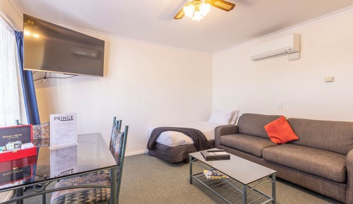 One Bedroom With Bath