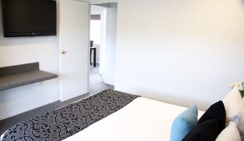 One Bedroom Apartment 
