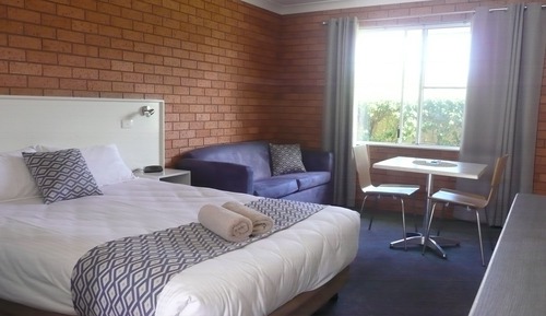 Standard Room (Queen)