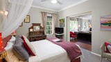Erehwon Spa Suite
