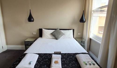 Queen Room 16 Top Floor (Stair Access Only)