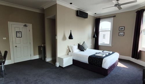 Queen Room 15 Top Floor (Stair Access Only)