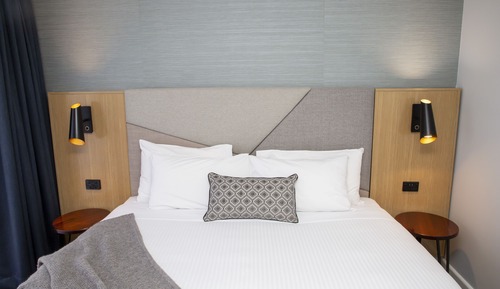 Clubside King Suite