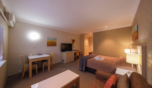 Standard Room, Non Smoking (Queen)