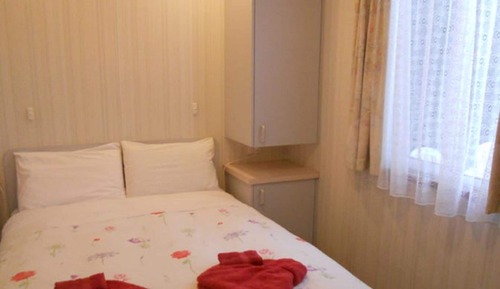 2 Bedroom Self-Contained Cabin