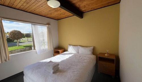 Mountain View Two-bedroom Apartment