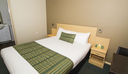 Standard Room, Non Smoking (Standard Queen Room)