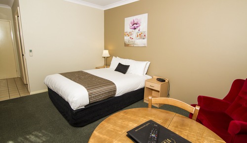 Deluxe Room, Non Smoking, Kitchenette (Deluxe Queen Room)