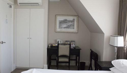Standard Queen Room