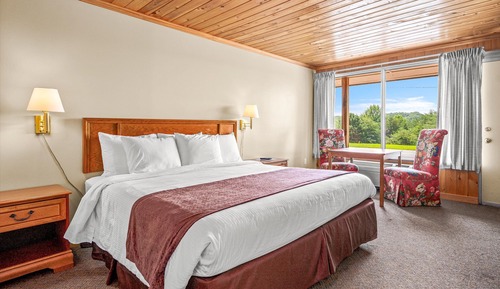 Standard Room, 1 King Bed