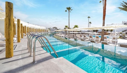 Standard Double Room (Swim Up 2 adultos)