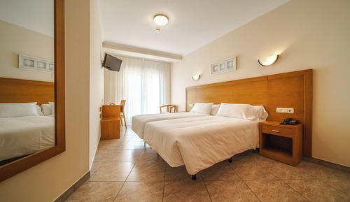 Room, 2 Twin Beds, Sea View