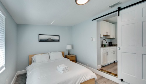 Two-Bedroom Suite, Pool View (Unit 3)