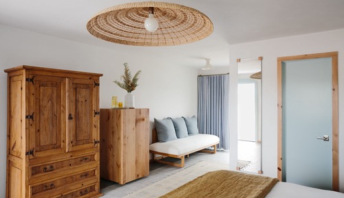 Deluxe King Room with Balcony