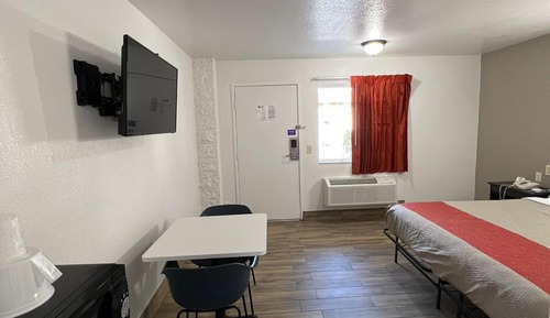 Deluxe Room, 1 King Bed, Non Smoking, Refrigerator & Microwave