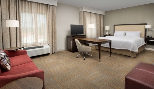 King, Studio, Kitchenette
