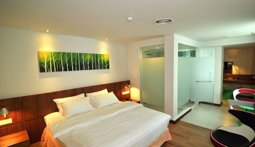 Deluxe Extra King Room