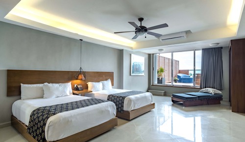 Junior Suite, Hot Tub