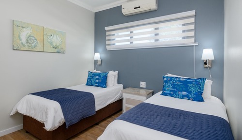 Three Bedroom Luxury Apartment with Splash Pool