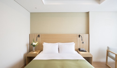[EF Lounge PKG]Executive Double Harbour+Aqua di parma Amenity (One time only)+Minibar+Dessert Lounge