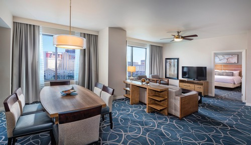 Deluxe Suite