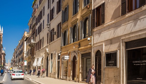 Deluxe Double Room (Check-in at Via del Babuino 70)