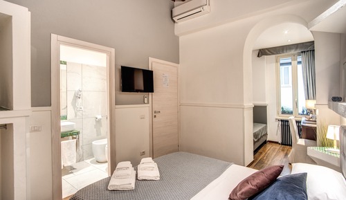 Superior Double Room (Check-in at Via del Babuino 70)