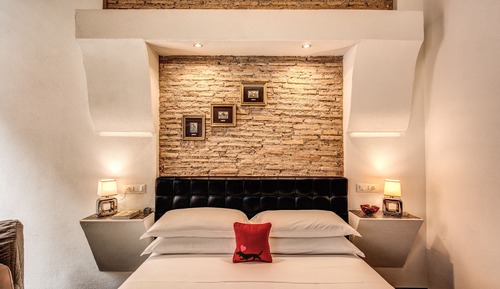 Junior Suite (Check-in at Via del Babuino 70)