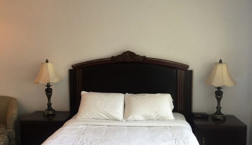Studio, 1 King Bed, Non Smoking, Kitchenette (Bachelor)