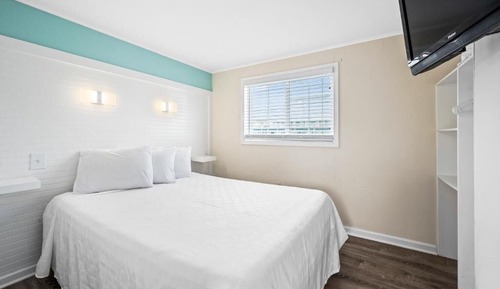 Deluxe Suite, 1 Queen Bed with Sofa bed