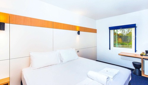 Standard Room, 1 King Bed
