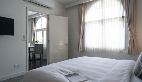 One-bedroom suite