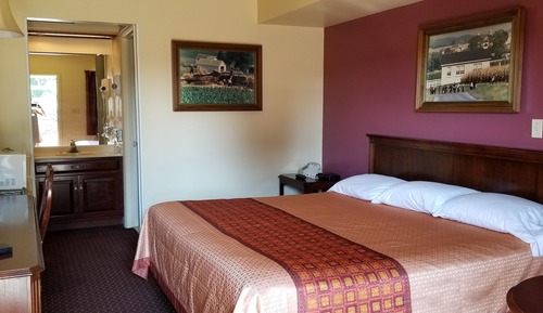 Standard Room, 1 King Bed
