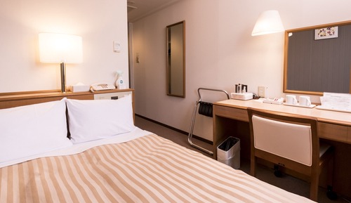 Semi Double Room, Smoking