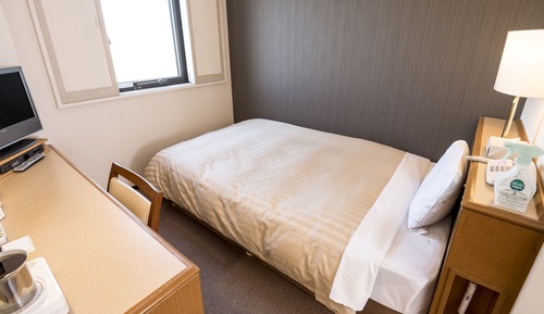 Single Room, Smoking