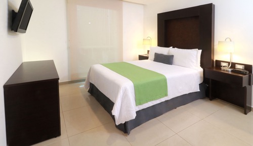 Standard Room, 1 King Bed, Non Smoking