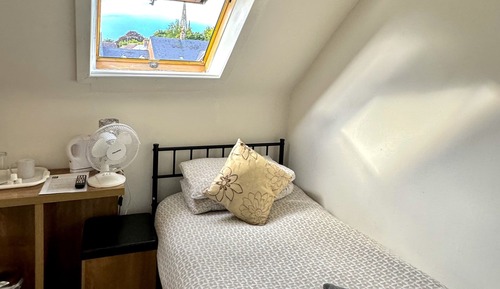 Economy Single Room, Ensuite