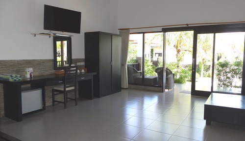 Luxury Garden Cottage Triple (1 Double Bed + 1 Single Bed)