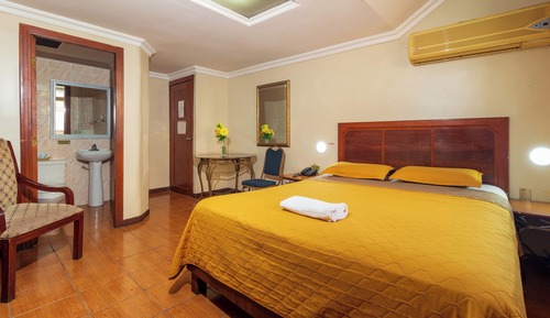 Standard Room, 1 Queen Bed