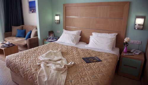 Family Room (4 Adults)